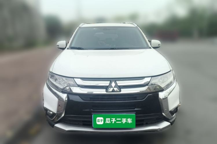 Used Mitsubishi Outlander 2018 2.4L 4x4 Luxury Edition 7-Seater
