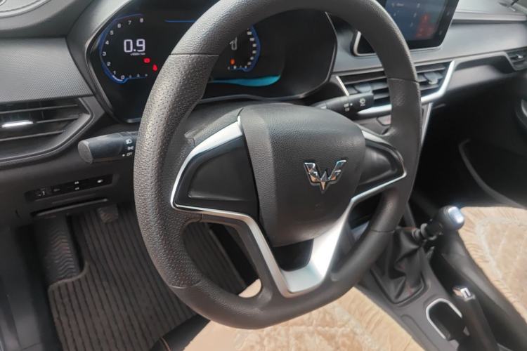 Used Wuling Hongguang S3 2018 1.5L Manual Comfort Model China V Standard
