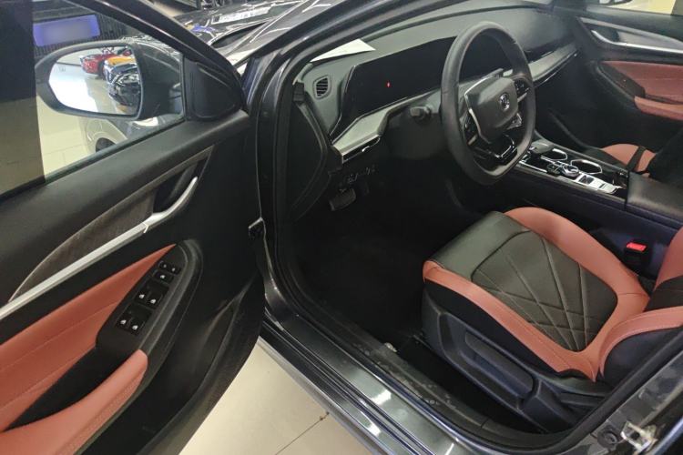 Used CHANGAN Eado 2024 PLUS Blue Whale NE 1.4T GDI DCT High-Energy Edition
