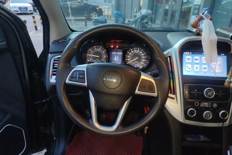 Used JMC Yuhu 3 2018 1.8T Gasoline Two-Wheel Drive Advanced Edition Standard Wheelbase
