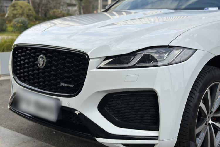 Used Jaguar F-PACE 2024 P250 R-Dynamic SE Exterior 3