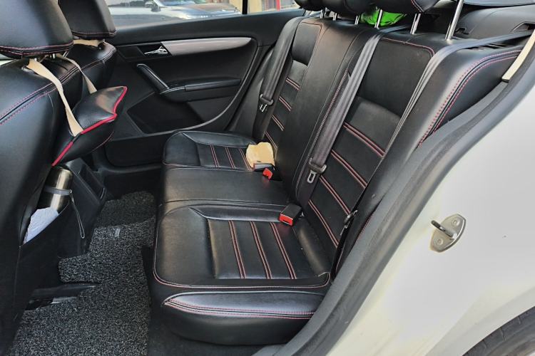 Used Volkswagen Lavida 2013 Revised Classic 1.6L Automatic Fashion Edition
