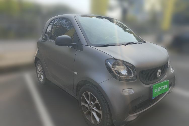 Used smart fortwo 2015 1.0L 52 kW hardtop Dynamic version
