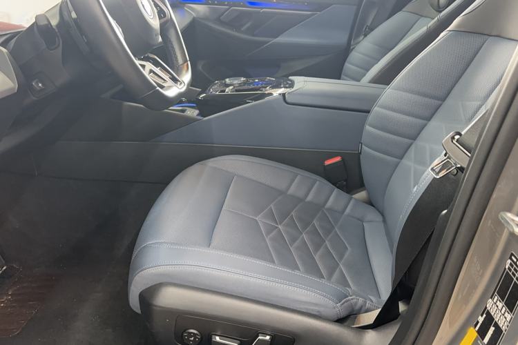 Used BMW i5 2024 eDrive 35L Luxury Model with M Sport Package
