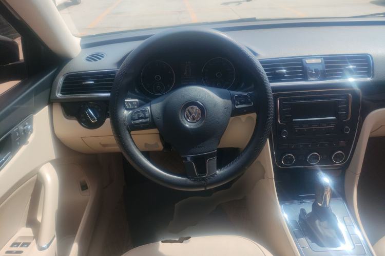 Used Volkswagen Passat 2015 1.8TSI DSG Prestige Edition Steering Wheel