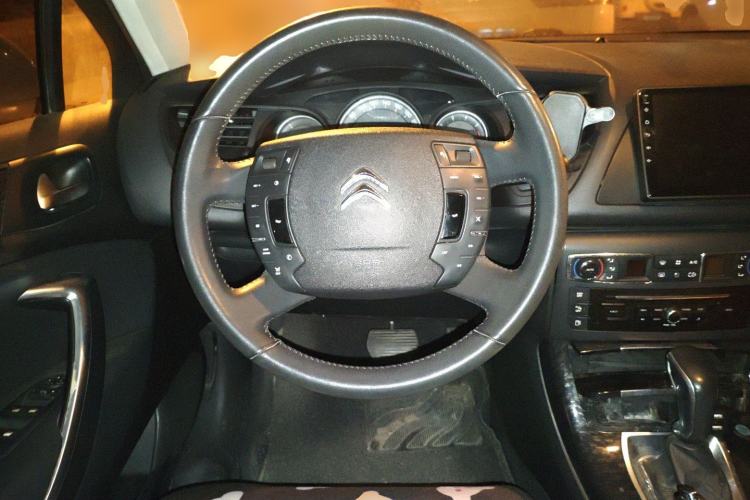 Used Citroen C5 2013 2.0L Automatic Luxury Model Steering Wheel