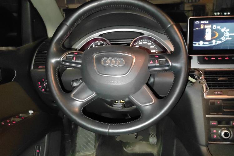 Used Audi Q7 
