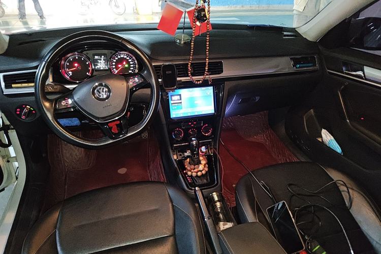 Used Volkswagen Bora 2018 1.5L Automatic Comfort Model Center Console