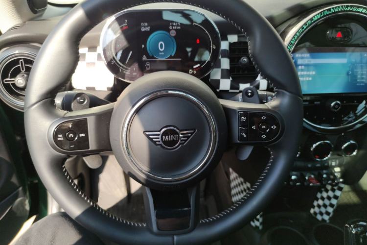 Used MINI 2022 Updated 2.0T COOPER S Artist Steering Wheel