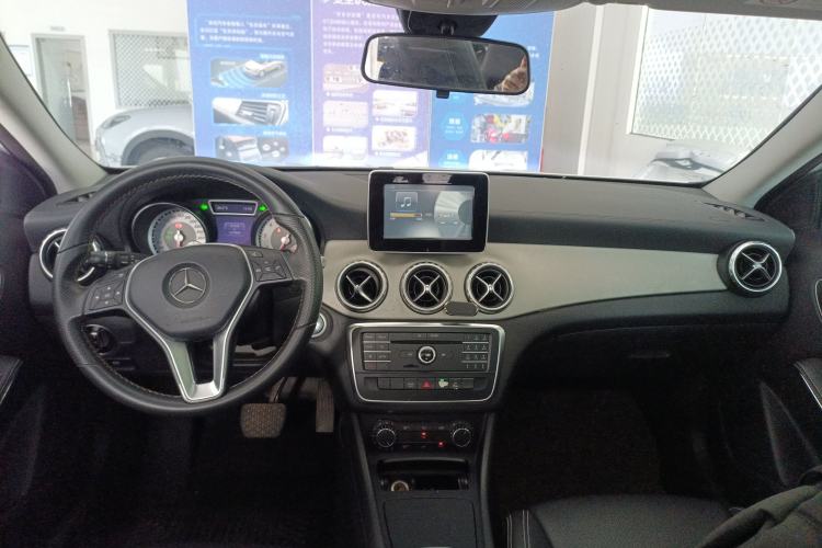 Used Mercedes-Benz GLA 2016 GLA 200 Fashion Model Center Console