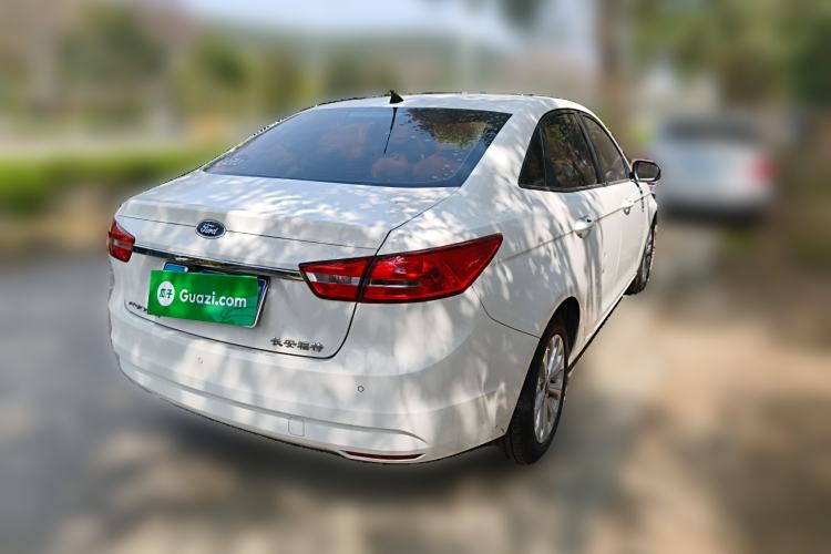 Used Ford Escort 2015 1.5L Automatic Fashion Model Rear Right 45 Deg