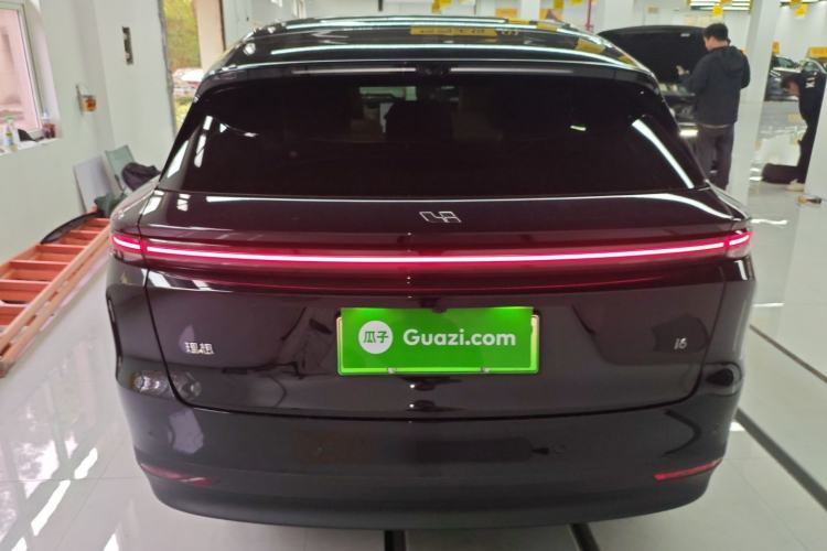 Used Li Auto Li Auto i6 2025 Model Four-Wheel-Drive Standard Type
