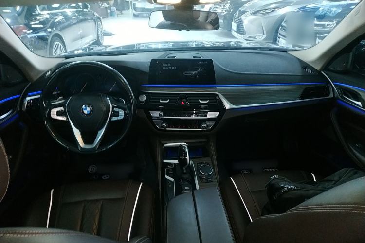 Used BMW 5 Series 2019 Facelifted 530Li Luxury Edition Premium Package
