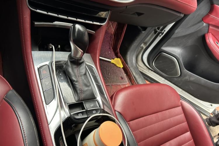 Used MG HS 2019 20T Automatic Two-Wheel Drive Trophy Super Sport Version China VI Standard
