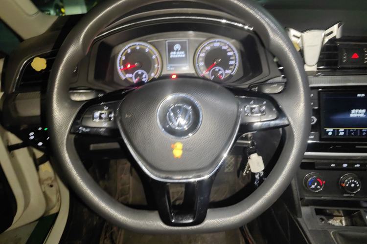 Used Volkswagen Lamando 2019 230TSI Manual Trend Edition China VI Standard Steering Wheel