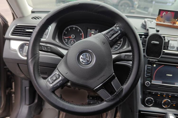 Used Volkswagen Passat 2014 1.8TSI DSG Prestige Navigation Edition
