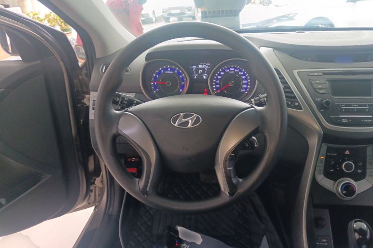 Used Hyundai Elantra (5th Generation / Langdong) 2016 1.6L Automatic Smart Version