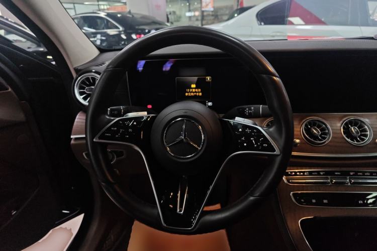 Used Mercedes-Benz E-Class 2022 Second Facelift E 300 L Luxury Edition
