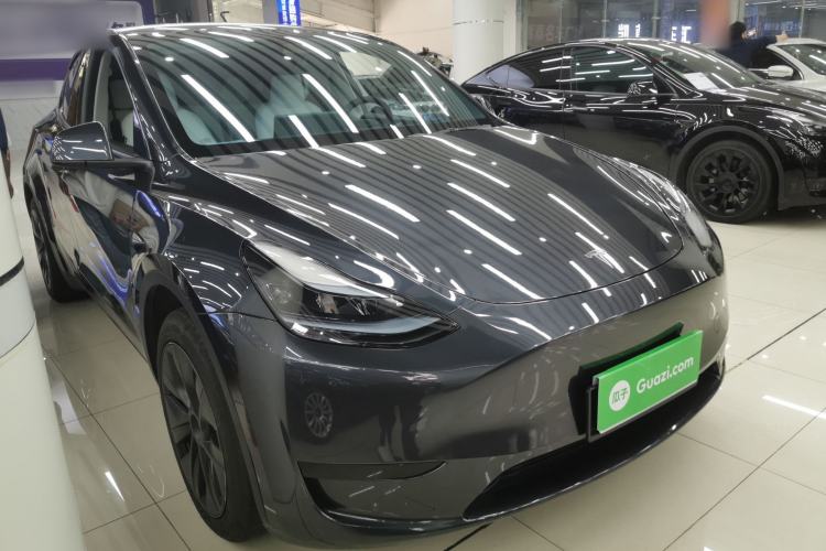 Used Tesla Model Y 2024 Rear-Wheel-Drive Version Front Right 45 Deg