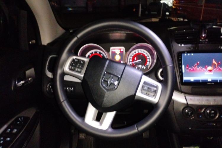 Used Dodge Journey 2013 2.4L Two-Wheel Drive Luxury Version