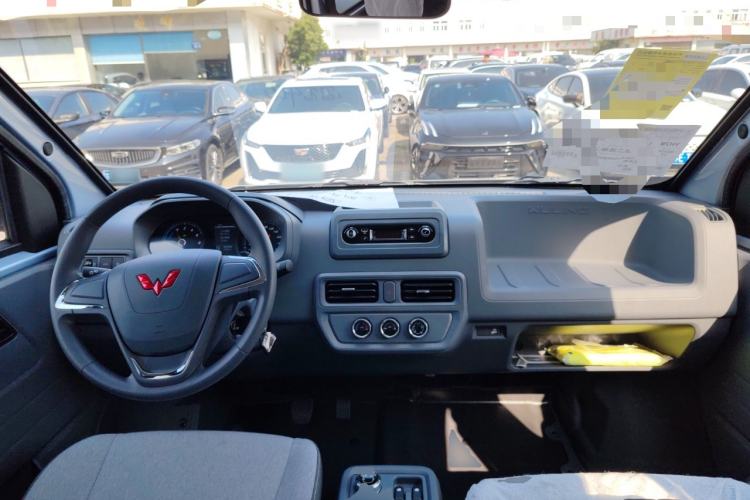 Used Wuling Yangguang 2025 Model 400km Bus Edition—Comfort Edition