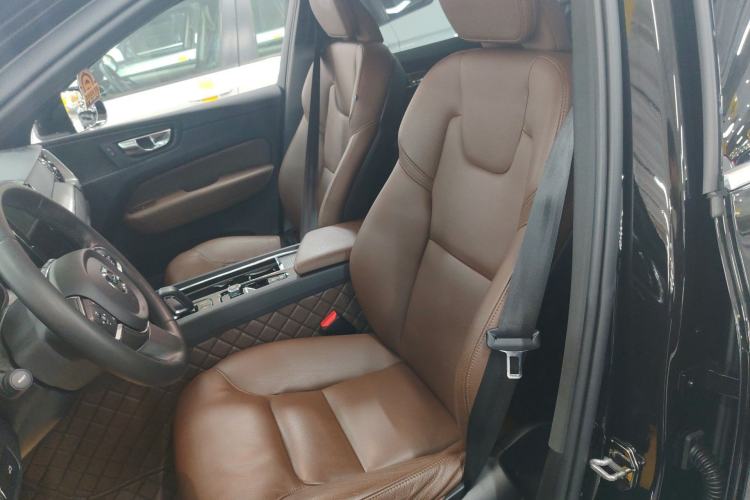 Used Volvo XC60 2022 B5 4x4 Zhiyi Luxury Edition