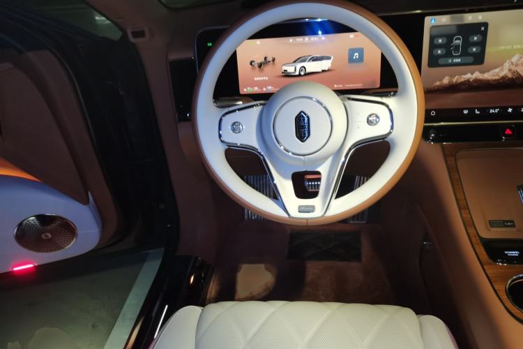 Used Hima S800 2025 Model, Range-Extended Starlight Premium Edition, 5 Seats Steering Wheel