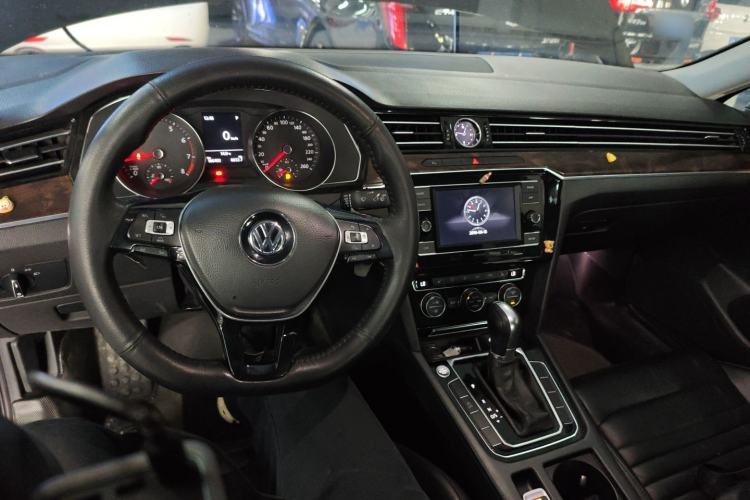 Used Volkswagen Magotan 2018 Facelift 380TSI DSG Luxury Version
