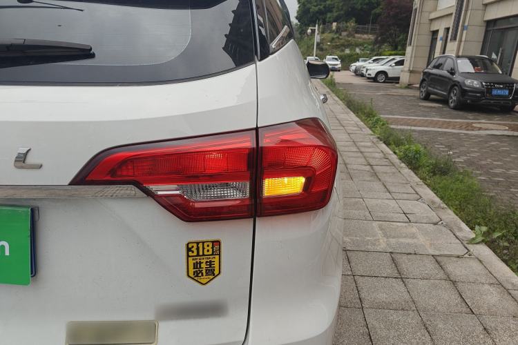 Used Haval M6 2019 1.5T DCT Two-Wheel Drive Elite Version China VI Standard
