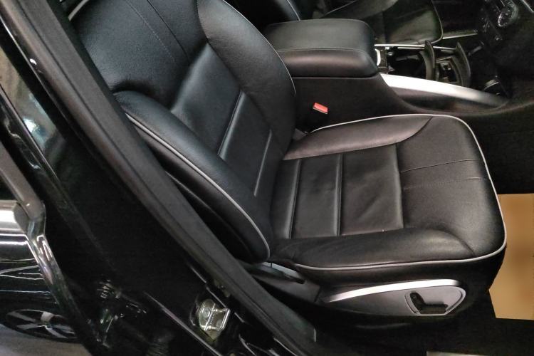 Used Mercedes-Benz R-Class 2017 R 320 4MATIC Business Edition Prestige Model