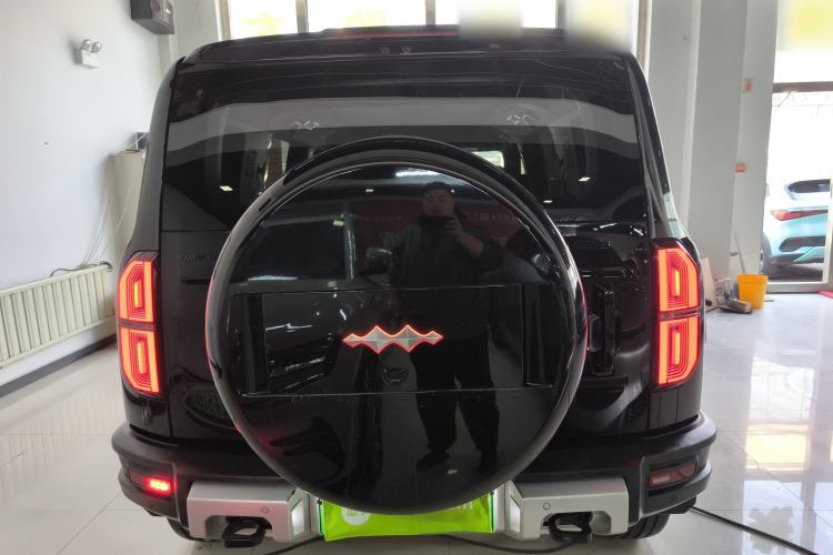 Used Formula Leopard 5 2023 Explore Edition