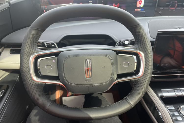 Used Lincoln Nautilus 2025 2.0T Four-Wheel Drive Luxury Edition
