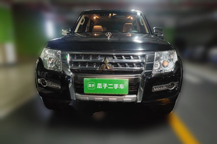 Used Mitsubishi Pajero  Front