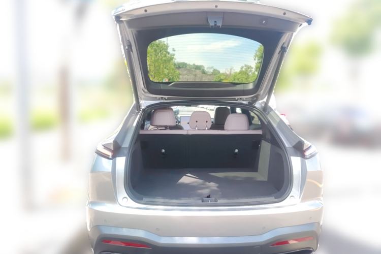 Used ONVO L60 2024 60 kWh Rear-Drive Version