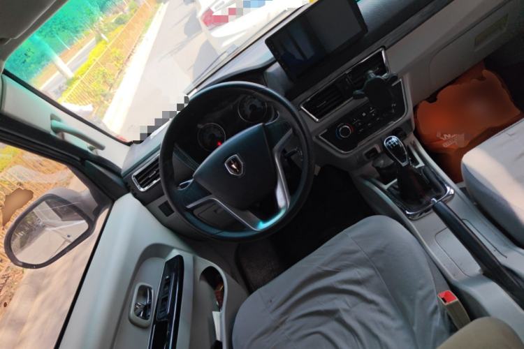 Used Jinbei New Hiace S 2021 1.5L Wealth Van Non-Air-Conditioned Version China VI Standard SWC15M Steering Wheel