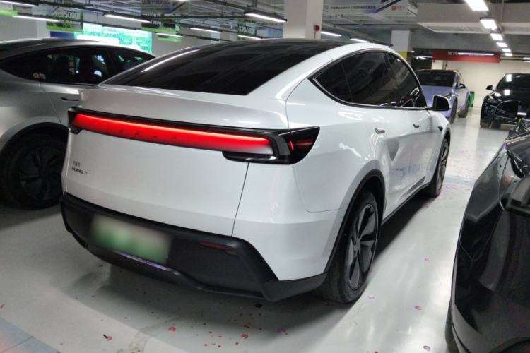 Used Tesla Model Y 2025 Rear-Wheel-Drive Version