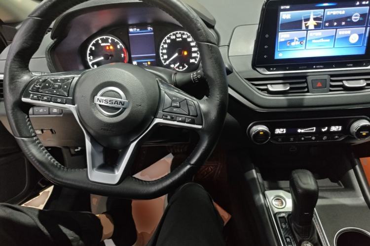 Used Nissan Teana 2020 2.0L XL Comfort Edition Center Console