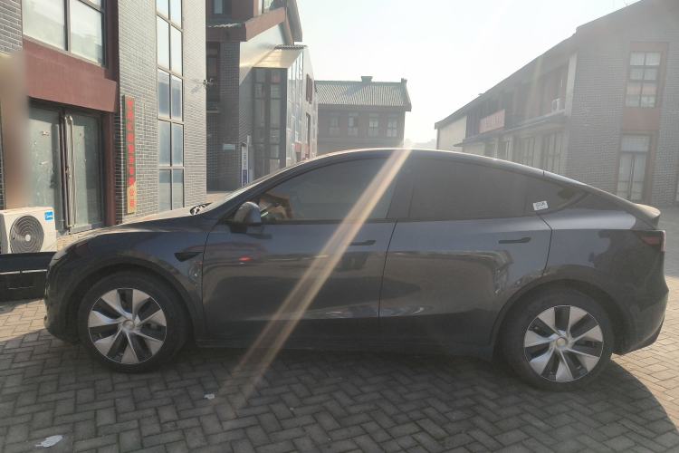 Used Tesla Model Y 2021 Long-Range All-Wheel-Drive Version 3D7