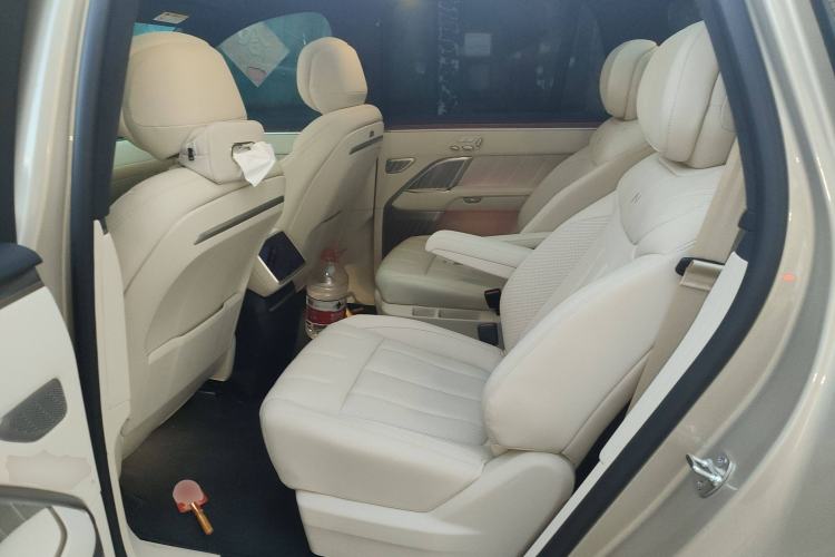 Used ONVO Luxeed L90 2025 Model—Ultra Six-Seater Version
