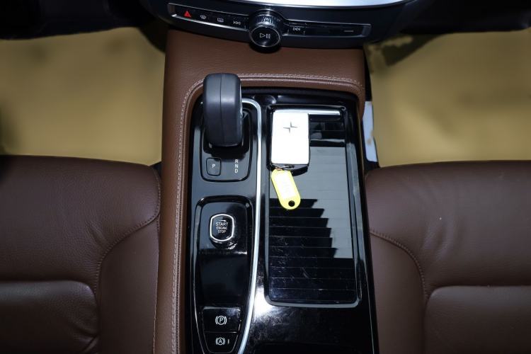 Used Volvo S60 New Energy 2022 T8 eDrive Hybrid All-Wheel Drive Smart Luxury Edition Interior 8