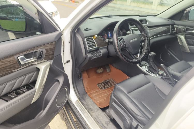 Used Haval H2 2016 Red Label 1.5T Automatic Two-Wheel Drive Elite Model Driver Seat