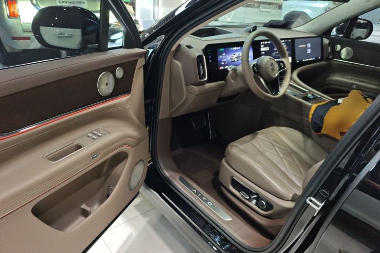 Used Hima AITO M9 2024 Range-Extended Ultra Version 52 kWh 5-Seater Model
