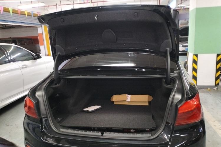 Used BMW 5 Series 2018 Restyled 530Li Leading Edition M Sport Package
