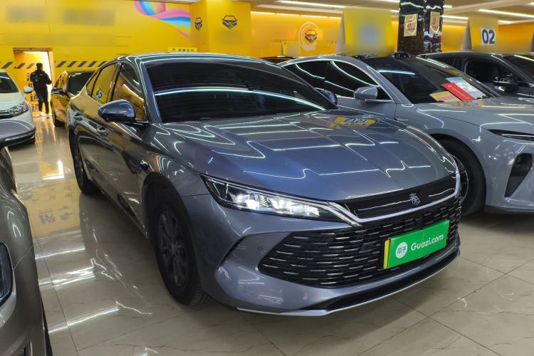 Used BYD Qin L 2025 DM-i Smart Drive 80KM Leading Model Front Right 45 Deg