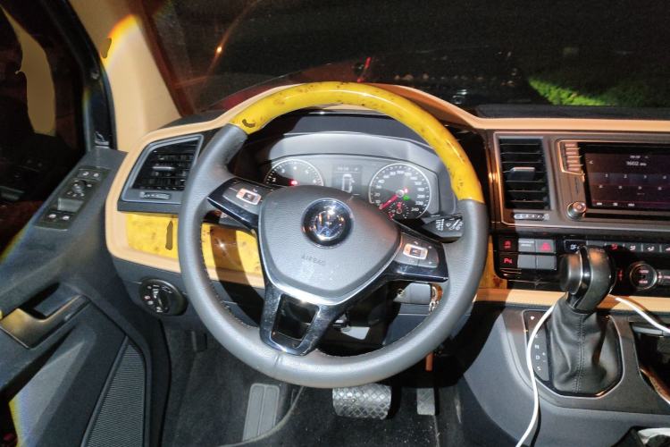 Used Volkswagen Caravelle 