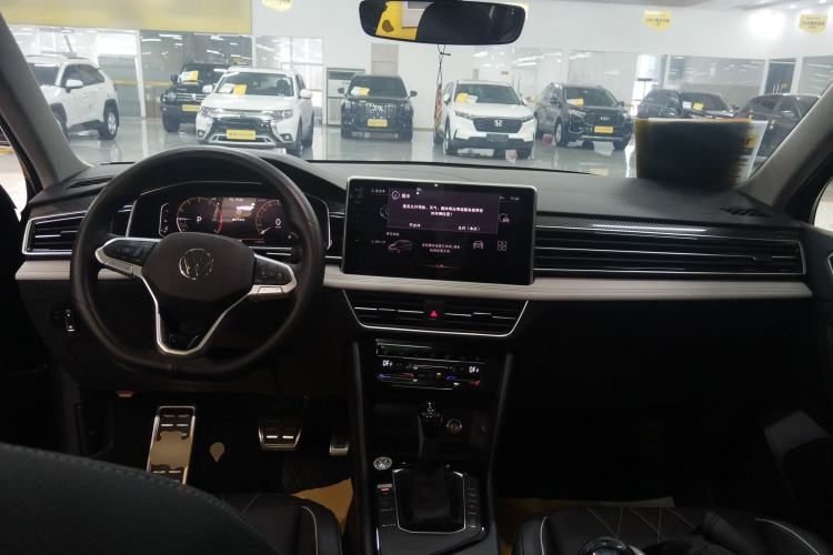 Used Volkswagen Tiguan L 2024 Outstanding Model 330TSI Automatic Two-Wheel Drive R-Line Dragon Glory Edition