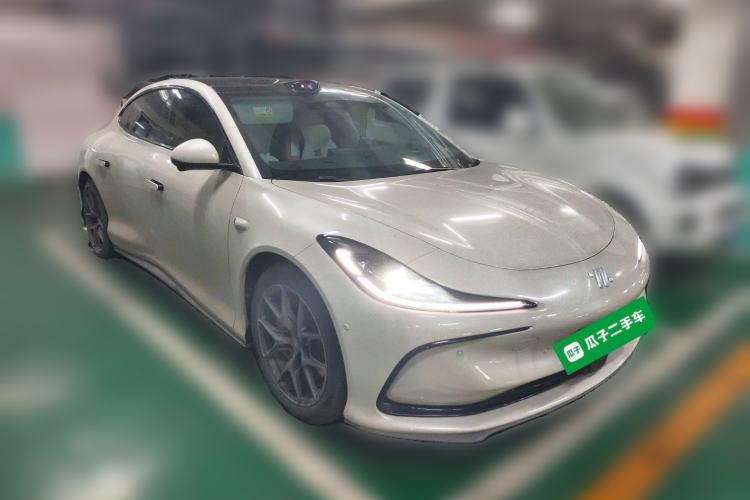 Used IM L6 2024 Max Standard Edition Front Right 45 Deg