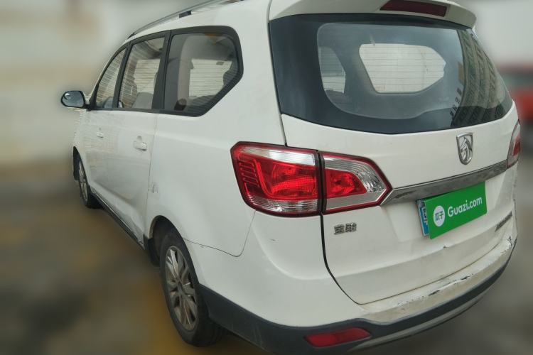 Used Baojun 730 2014 1.5L manual standard trim 7 seats
