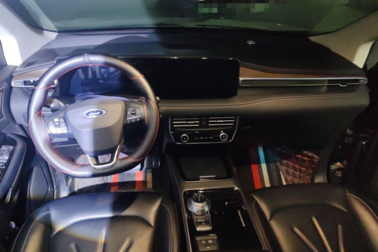 Used Ford Edge 2021 PLUS EcoBoost 245 Two-Wheel-Drive Titanium 7-Seater Center Console