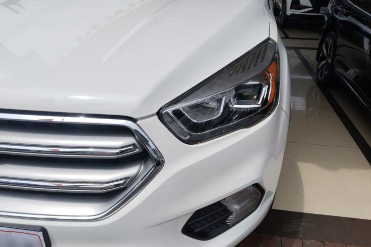 Used Ford Kuga 2017 EcoBoost 180 Two-Wheel-Drive Tiger Leap Model Left Front Headlight